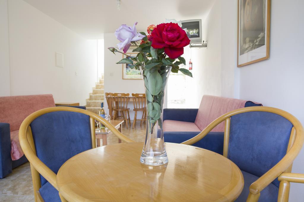 Eliofos Elegant Maisonettes מלון דירות 2*